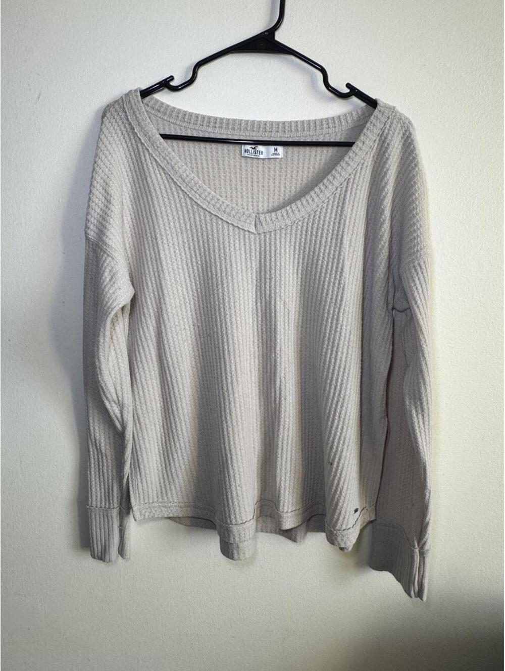 Hollister Co. Cream Ribbed Long Sleeve V Size Medium PTP 22 GC